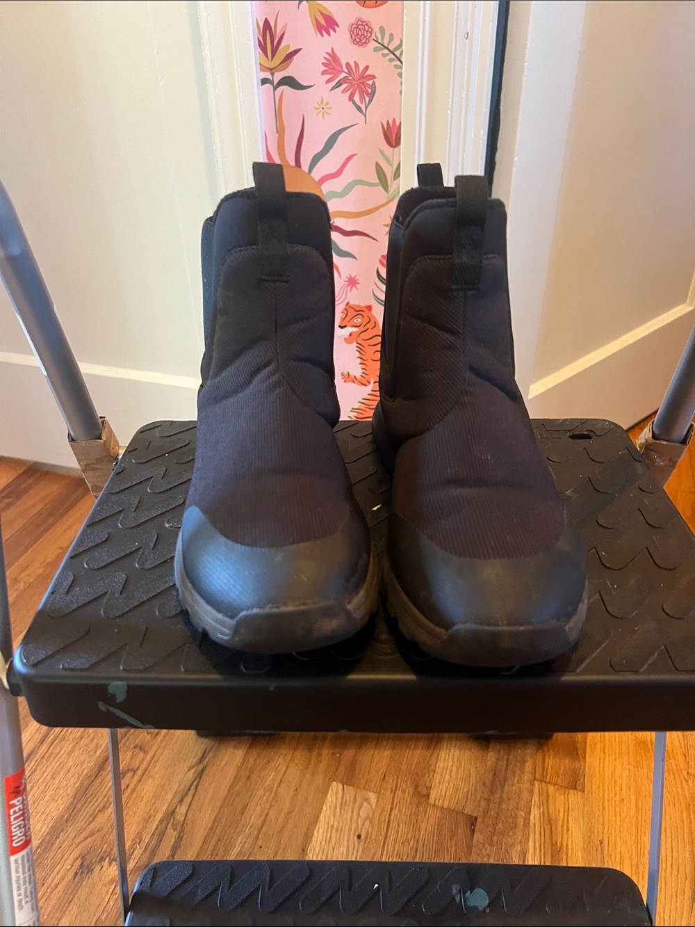 Women’s  Black Slip-On Outdoor Boots - Helly Hansen